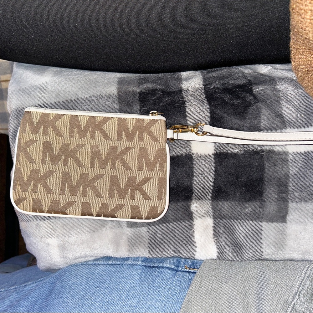 Michael Kors wristlet